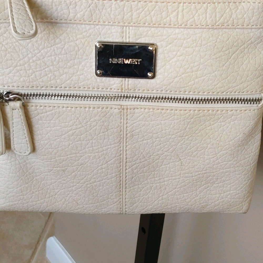 🔶SALE 4 for $30                       Nine West Crissbody Bag